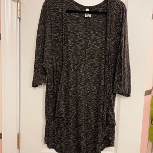 Large Black Heathered Lularoe Shirley